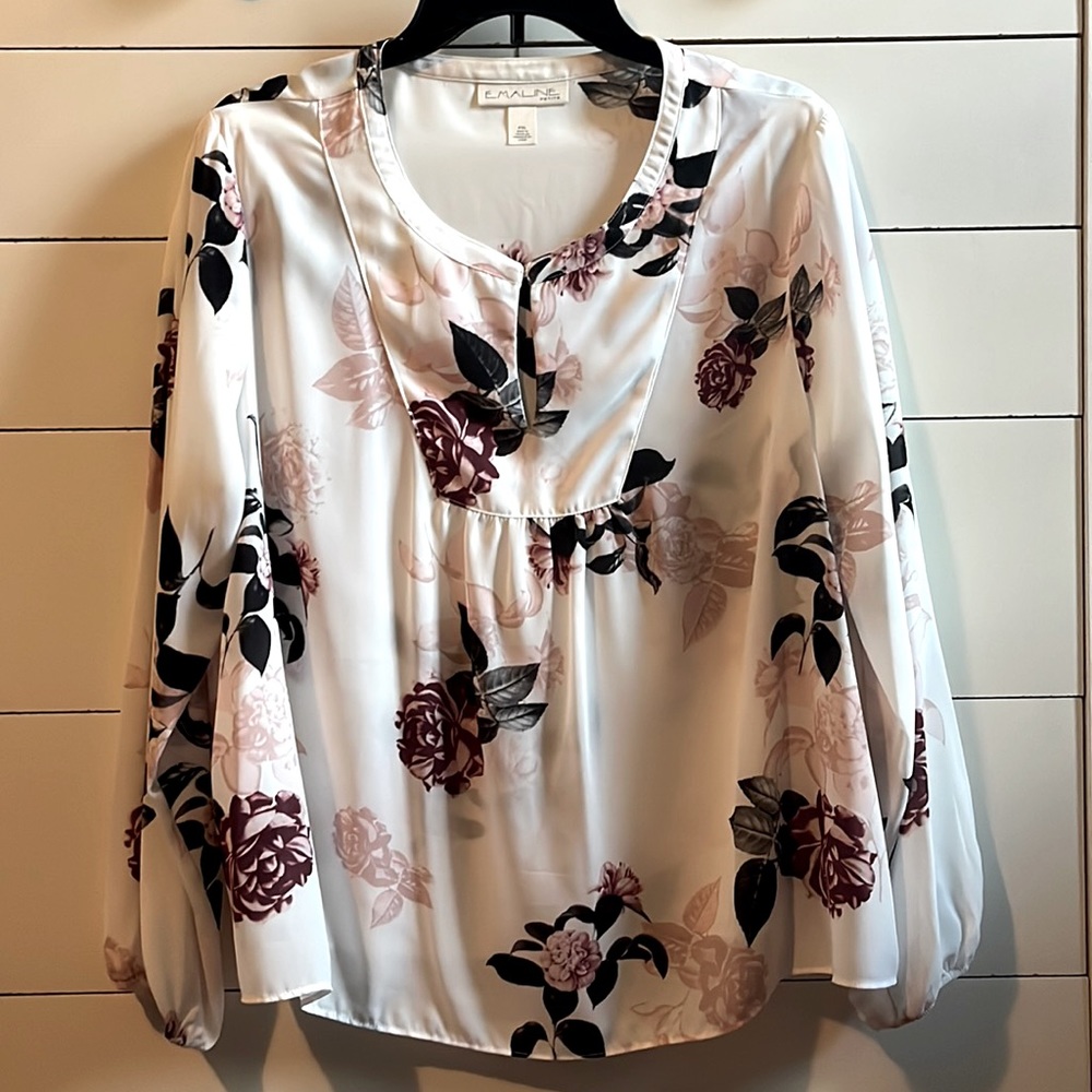 Floral Blouse! Petite